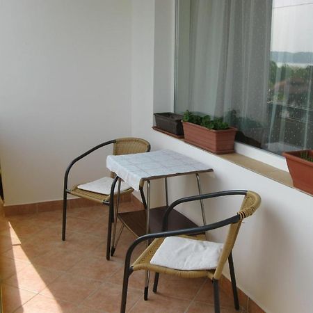 Liliom Apartments Balatonfuered Cameră foto