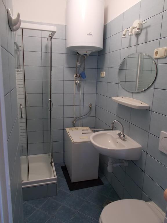 Liliom Apartments Balatonfuered Cameră foto