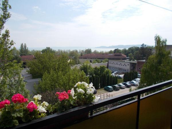 Liliom Apartments Balatonfuered Exterior foto